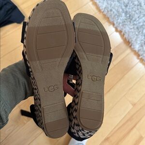 UGG Black and Tan Houndstooth Sandals